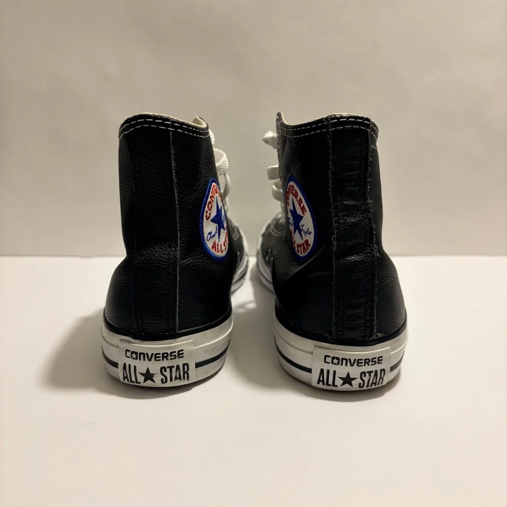 Converse Chuck Taylor All Star Leather High Top Sneaker in Black . - Picture 4 of 8
